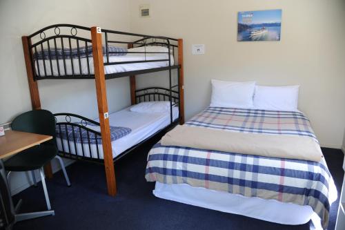 Katil atau katil-katil dalam bilik di Blenheim Bridges Holiday Park
