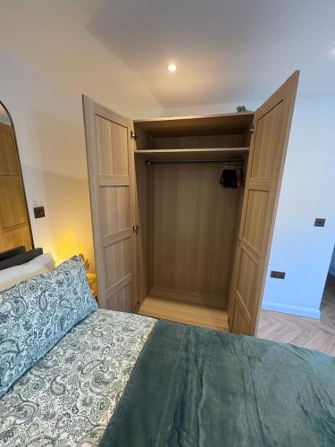 The Haven Luxury Studio Apartment with parking photo 8