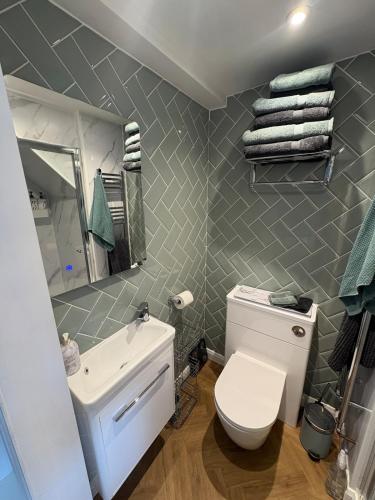 The Haven Luxury Studio Apartment with parking photo 17