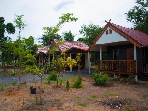 Κήπος έξω από το Jamsai Resort