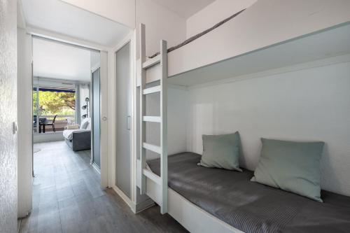 AS27341- Studio cabine Vue mer avec piscine direct sur plage