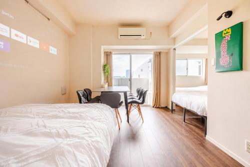 Sleeps 6 Apartment, Direct to Shinjuku & Shibuya, Disney Bus, 24H Supermarket 1min