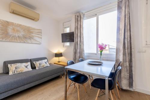 Sants Center Apartment 2 Bed, Metro 3 minuts, Fira Barcelona, Camp Nou