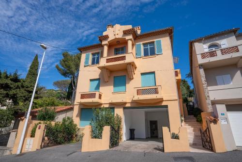 Appartement contemporain vue mer - Parking Privé & Bateau Privatif