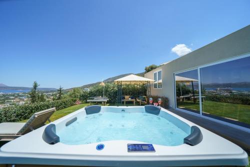 Kedria Lounge and infinity sea view residence