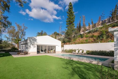 Luxury Rural Villa Pool by ELE Apartments