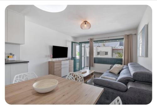 Suite4you 50 meters from the beach and main Avenue AC Wifi Int TV Channels