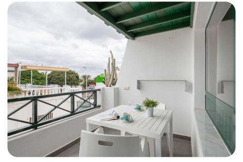 Suite4you 50 meters from the beach and main Avenue AC Wifi Int TV Channels
