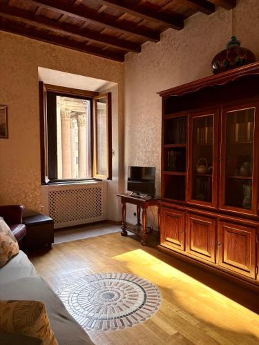 Maison Elisa- Pantheon view