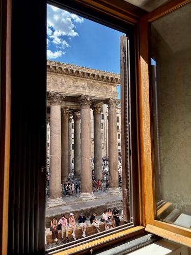 Maison Elisa- Pantheon view