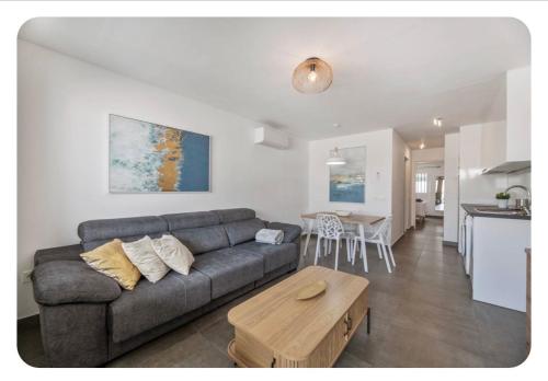Suite4you 50 meters from the beach and main Avenue AC Wifi Int TV Channels
