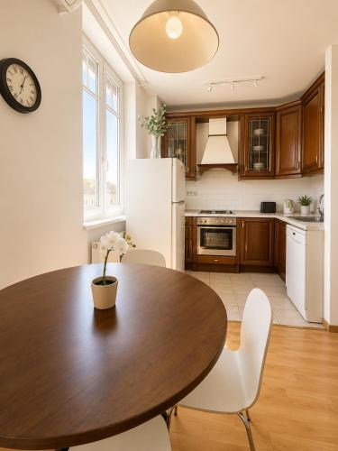 Cozy nest with free parking