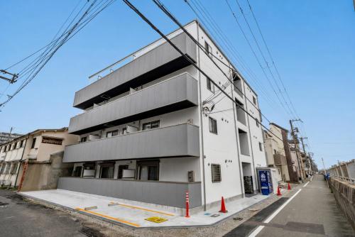 Tsuruhashi Hub Stay