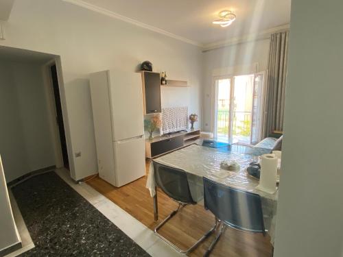 L&W Athens - Spacious 2BR APT Near Metro
