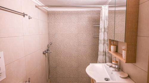 Family-friendly Home near Athens Railway Station
