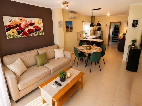 Apartment Ivy green