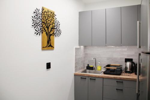 ARIS Central City Retreat with Free Parking