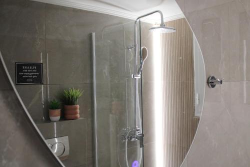ARIS Central City Retreat with Free Parking