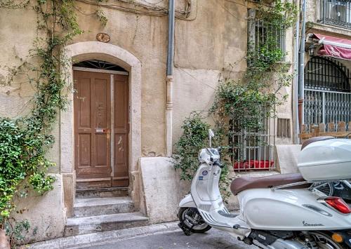 17m2 Flower studio dans le centre historique Ecusson