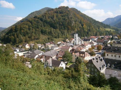 GamingにあるFrühstückspension Irmerの山前の町