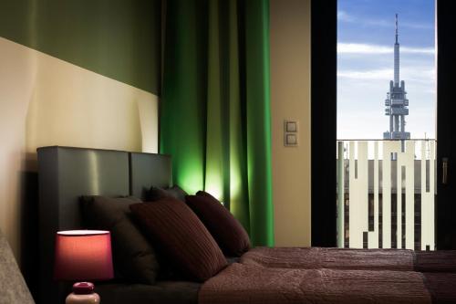 Foto Prague apartment in residential tower · parking