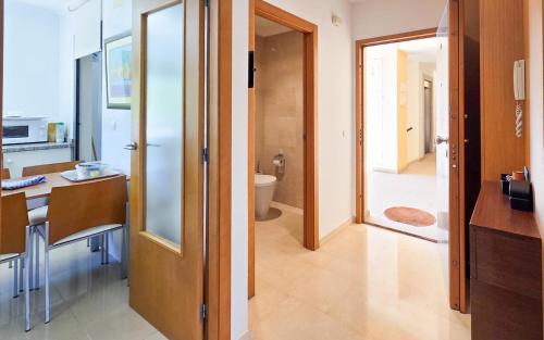 Lujoso Triplex Residencial Azahares by costablancarent