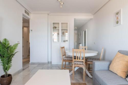 Bright Pool Apartment Torremolinos
