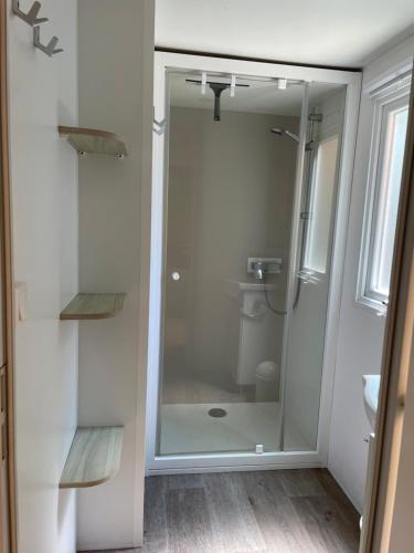 Camping 4 étoiles mobil-home confort 3 chambres