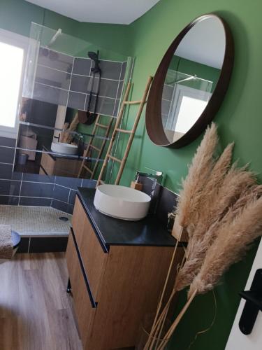Dijon-Gare & Parking privé - L'escale bohème- 41m2