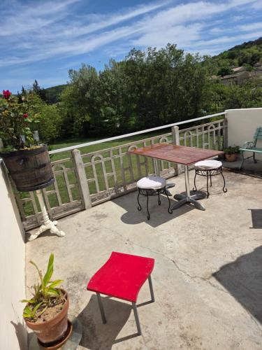 Gallery image of Hotel Des Sites in Salavas