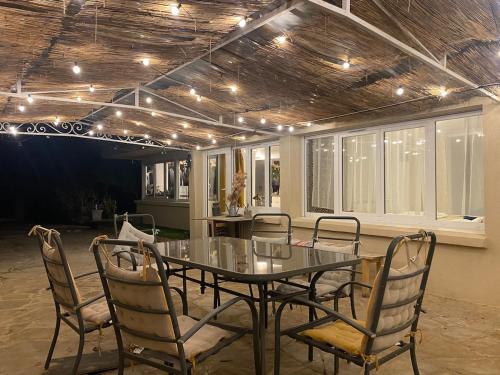 Joli T2 dans une villa - clim, spa, wifi, stationnement