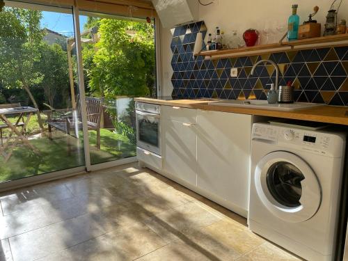 Joli T2 dans une villa - clim, spa, wifi, stationnement