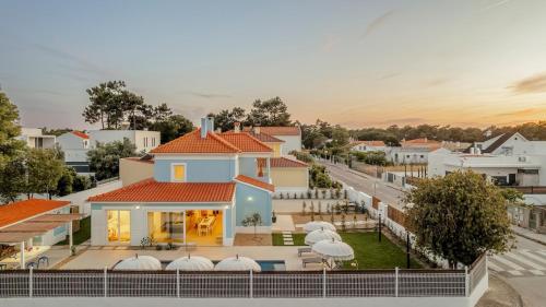 Blue Beach Villa - Coastal Escape