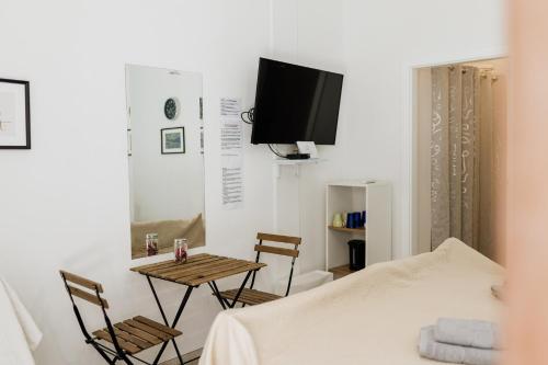 IVAN - nice room, near the see and park