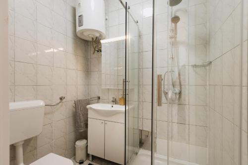 IVAN - nice room, near the see and park