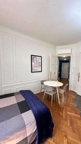 Negresco 2 bedroom on Promenades des Anglais