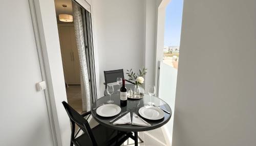 Alojamiento con balcon y espectaculares vistas al mar