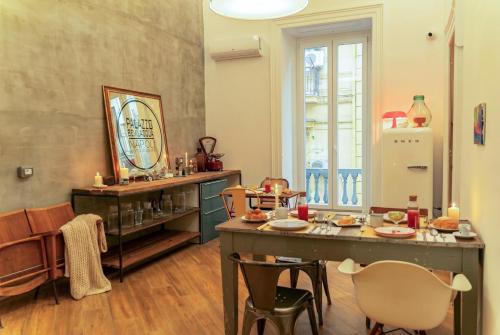 Palazzo Bevilacqua Napoli B&B