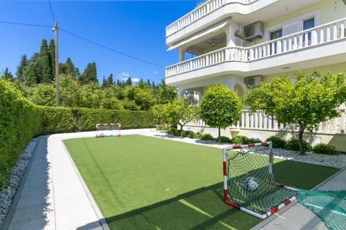 Apartments with parking space Kastel Luksic, Kastela - 25382