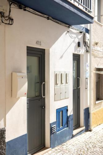 Light Wave Nazare Suite 50m Beach