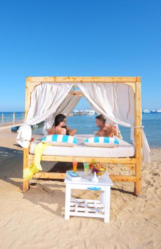 Επισκέπτες που μένουν στο Pickalbatros White Beach Resort - Hurghada
