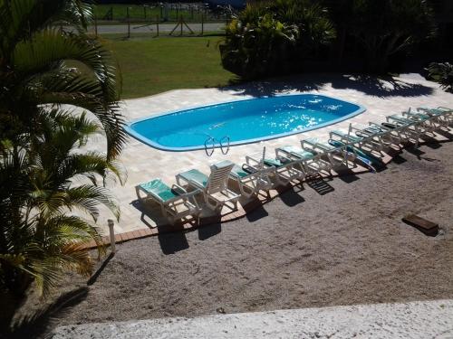 Uma vista da piscina em Costa Allegra Ingleses Residence ou nos arredores