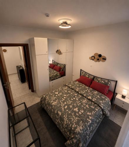 Feels Like Home Cozy & close to the city center