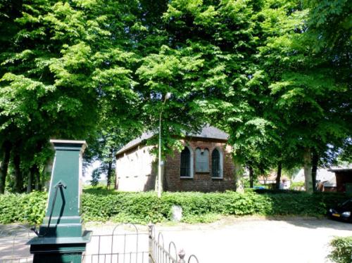 Ein Garten an der Unterkunft Lutje Hoeske