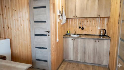 Кухня или мини-кухня в Sevan - Tsovazard Wooden House
