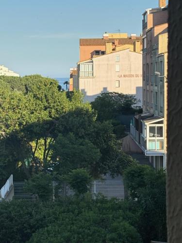 Studio cosy avec terrasse proche de la plage
