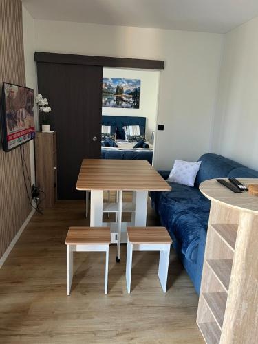 Studio au bord de l eau, proche circuit des 24h