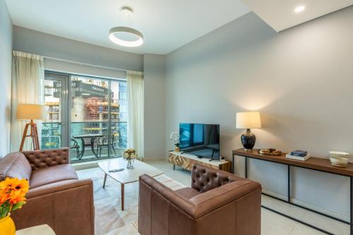 RH - 1BR Premium Waterfront Stay in Downtown Dubai