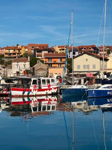 Waterfront Stone House - Cres Villa Lungomare