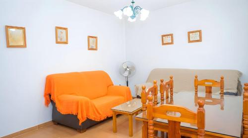 Apartamento con Balcon Garaje Aire acondicionado centrico solo fse alquila a Familia y Parejas